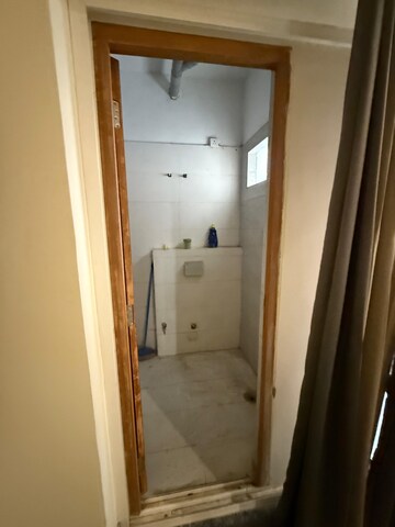 Bathroom in 3 BHK Apartment at Spire Wood, Sector 46 – for Rent