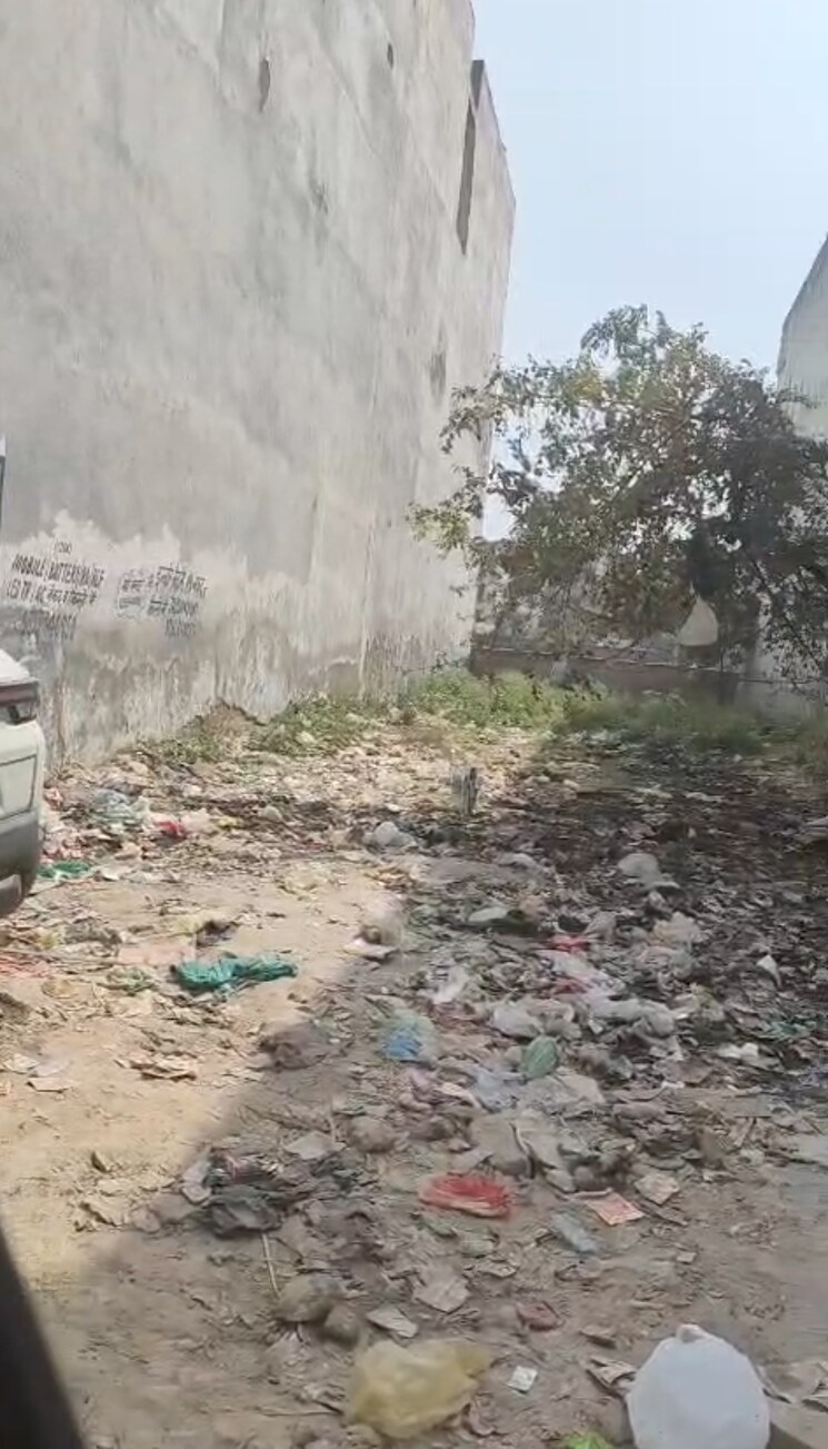 Garden, jmd-homes  270 Sq.Yd. Plot In Dlf Ankur Vihar Ghaziabad 8471834