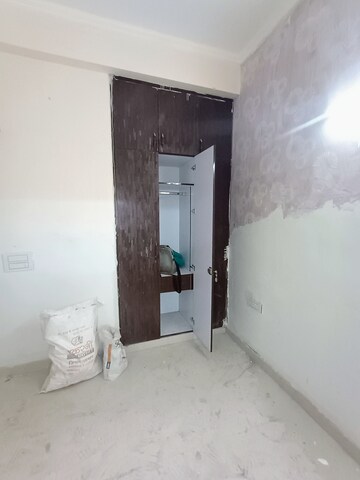 Master Bedroom in 3 BHK Villa at Amrapali Leisure Valley, Tech Zone 4 Greater Noida – for Rent