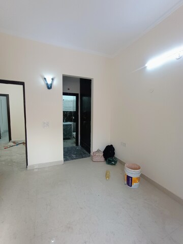 Master Bedroom in 3 BHK Villa at Amrapali Leisure Valley, Tech Zone 4 Greater Noida – for Rent