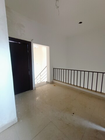 Master Bedroom in 3 BHK Villa at Amrapali Leisure Valley, Tech Zone 4 Greater Noida – for Rent