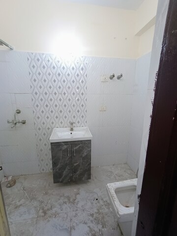 Bathroom in 3 BHK Villa at Amrapali Leisure Valley, Tech Zone 4 Greater Noida – for Rent