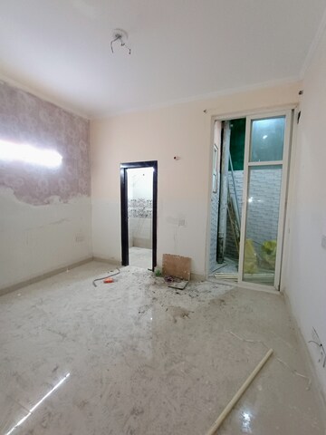 Master Bedroom in 3 BHK Villa at Amrapali Leisure Valley, Tech Zone 4 Greater Noida – for Rent
