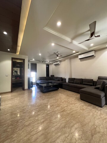 3.5 BHK Apartment For Rent in Madhur Apartment, Paschim Vihar