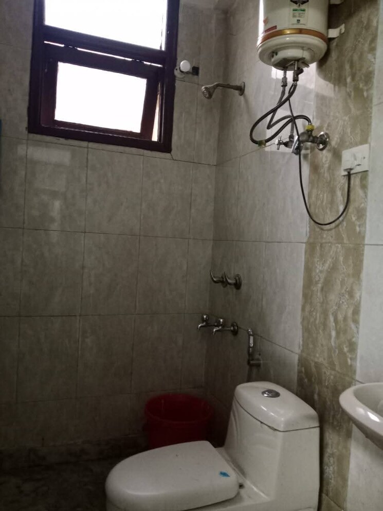 Bathroom, govindpuri 1 Bedroom 400 Sq.Ft. Builder Floor In Govindpuri Delhi 8471998