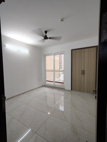 Bedroom in 3.5 BHK Apartment at Rishita Manhattan, Gomti Nagar – for Rent