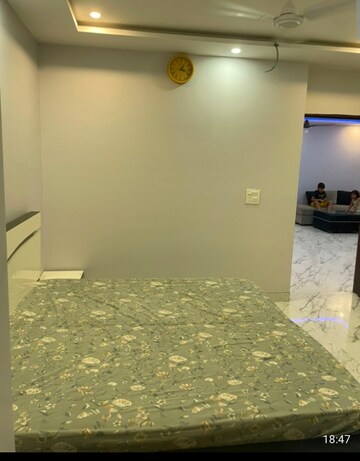 Master Bedroom in 3 BHK Builder Floor at RWA Residential Society Sector 46, Sector 46 – for Rent