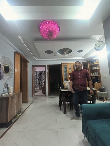 Master Bedroom in 3 BHK Builder Floor at Sector 9 – for Rent