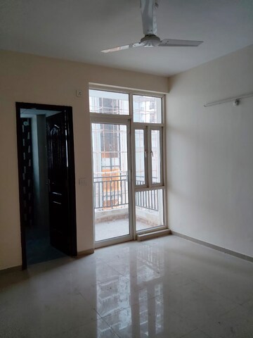 Bedroom in 3.5 BHK Apartment at Omaxe Waterscapes, Gomti Nagar – for Rent