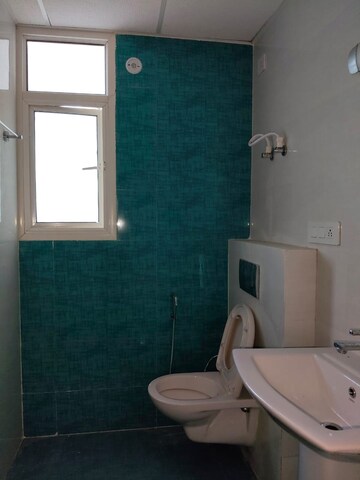 Bathroom in 3.5 BHK Apartment at Omaxe Waterscapes, Gomti Nagar – for Rent