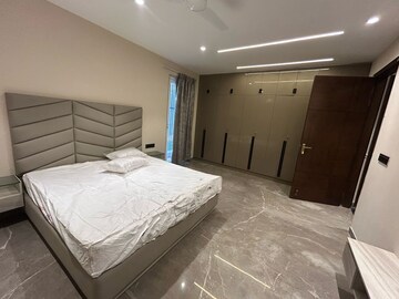 Bedroom in 4 BHK Builder Floor at DLF Atria, Dlf Phase ii – for Rent