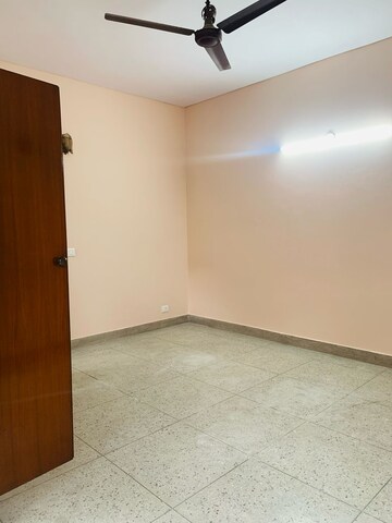Master Bedroom in 3 BHK Builder Floor at East Of Kailash – for Rent