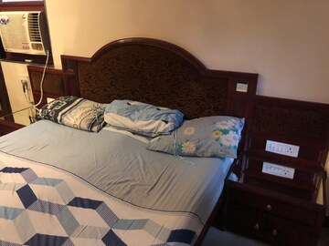 Bedroom in 2 BHK Apartment at Hiranandani Gardens, Powai – for Rent