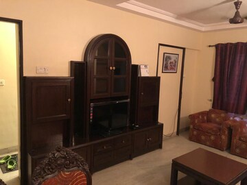 Master Bedroom in 2 BHK Apartment at Hiranandani Gardens, Powai – for Rent