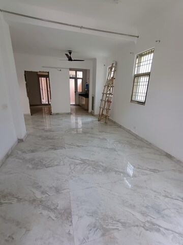 Master Bedroom in 3 BHK Villa at Amrapali Leisure Valley, Tech Zone 4 Greater Noida – for Rent