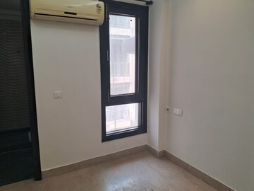 Master Bedroom in 3 BHK Builder Floor at Veera Safdarjung Enclave, Safdarjang Enclave – for Rent