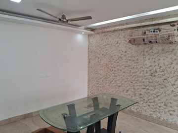 Building Lobby in 3 BHK Builder Floor at Veera Safdarjung Enclave, Safdarjang Enclave – for Rent