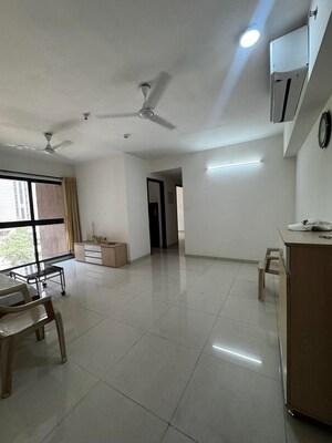 2 BHK Apartment For Sale in Lodha Splendora, Ghodbunder Road