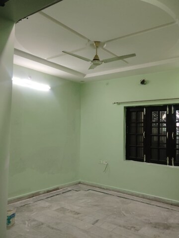 Master Bedroom in 2 BHK Independent House at Gomti Nagar – for Rent