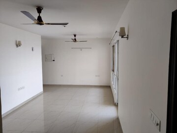 Master Bedroom in 3.5 BHK Apartment at BBD Green City Sun Breeze Apartments, Gomti Nagar – for Rent