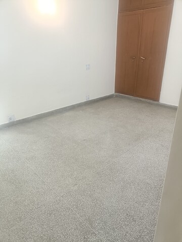 Master Bedroom in 3 BHK Apartment at Varun Enclave, Sector 28 – for Rent