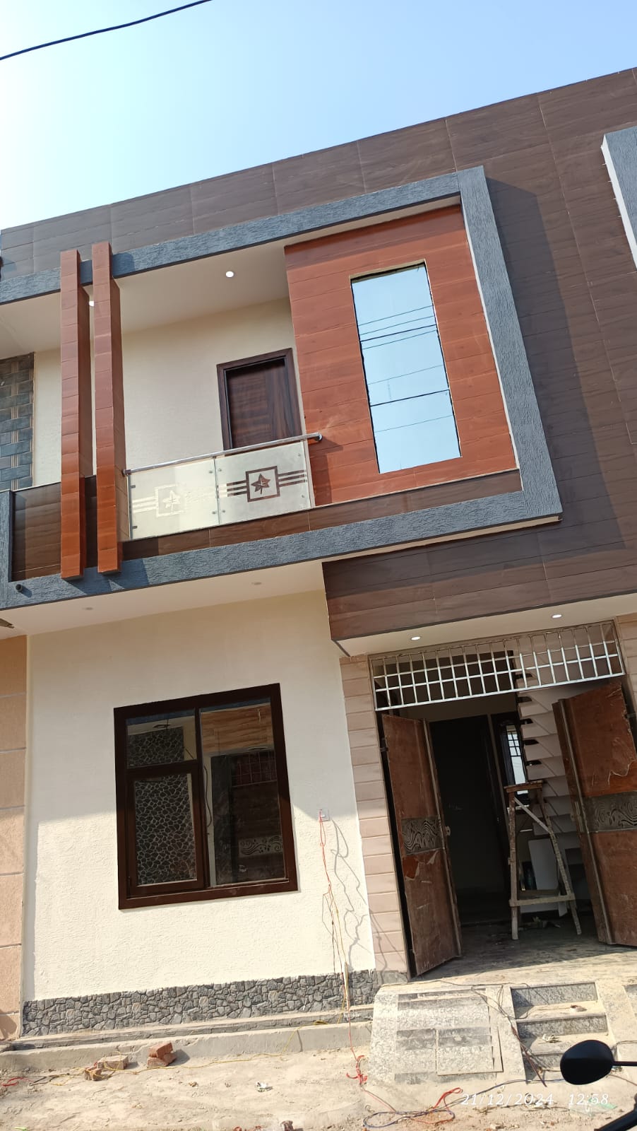 2.5 BHK + Servant Room Independent House For Sale in Vrindavan Enclave 