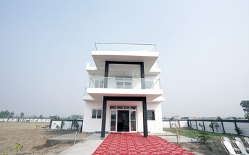 Plot For Sale in Upsidc Site B