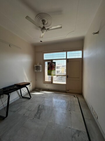 Master Bedroom in 3 BHK Villa at Patiala Road – for Rent