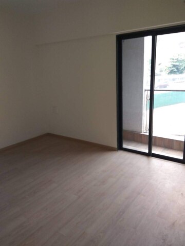 Master Bedroom in 2.5 BHK Apartment at Hubtown Hillcrest JVLR, Andheri East – for Rent
