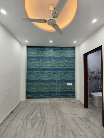 Bedroom in 2 BHK Builder Floor at Govindpuri – for Rent