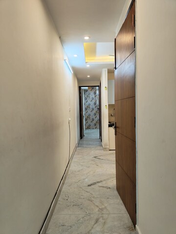 Furnished Amenities in 2 BHK Builder Floor at Govindpuri – for Rent