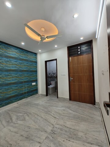 Master Bedroom in 2 BHK Builder Floor at Govindpuri – for Rent