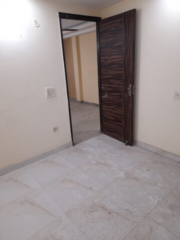 Master Bedroom in 2 BHK Builder Floor at Govindpuri – for Rent