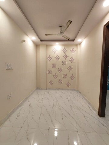 Master Bedroom in 1 BHK Builder Floor at Govindpuri – for Rent