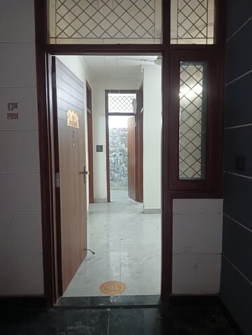 Furnished Amenities in 2 BHK Builder Floor at Govindpuri – for Rent
