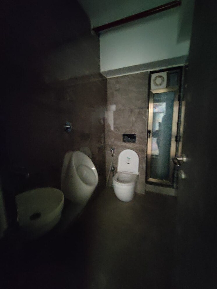 Washroom, gm-amore-edge Commercial Office Space 1035 Sq.Ft. In Khar West Mumbai 8473468