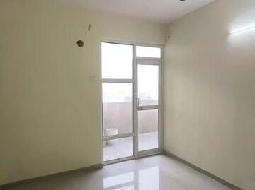 2 BHK Apartment For Rent in Pyramid Elite, Sector 86