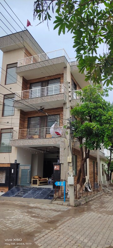 1.5 BHK Independent House For Rent in Ghazipur