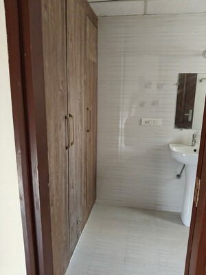 Bathroom in 3 BHK Apartment at Omaxe The Palace, Gomti Nagar – for Sale