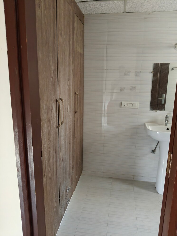 Bathroom, omaxe-the-palace 3 Bedroom 1595 Sq.Ft. Apartment In Gomti Nagar Lucknow 8473592