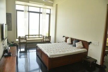 Bedroom in 6 BHK Apartment at Everest Height, Chandivali – for Rent