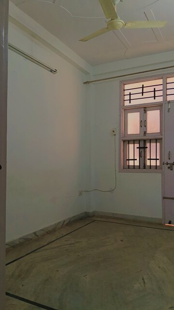 1.5 BHK Builder Floor For Rent in Mayur Vihar Phase 1 Extension