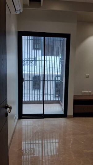 Master Bedroom in 2.5 BHK Builder Floor at Mayur Vihar 1 – for Sale