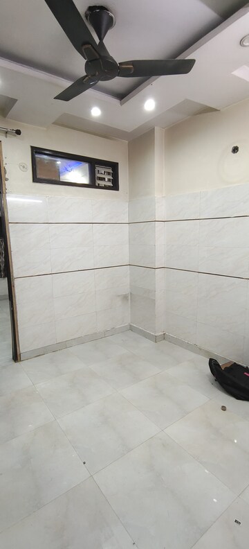 Bathroom in 1 BHK Builder Floor at Uttam Nagar – for Rent