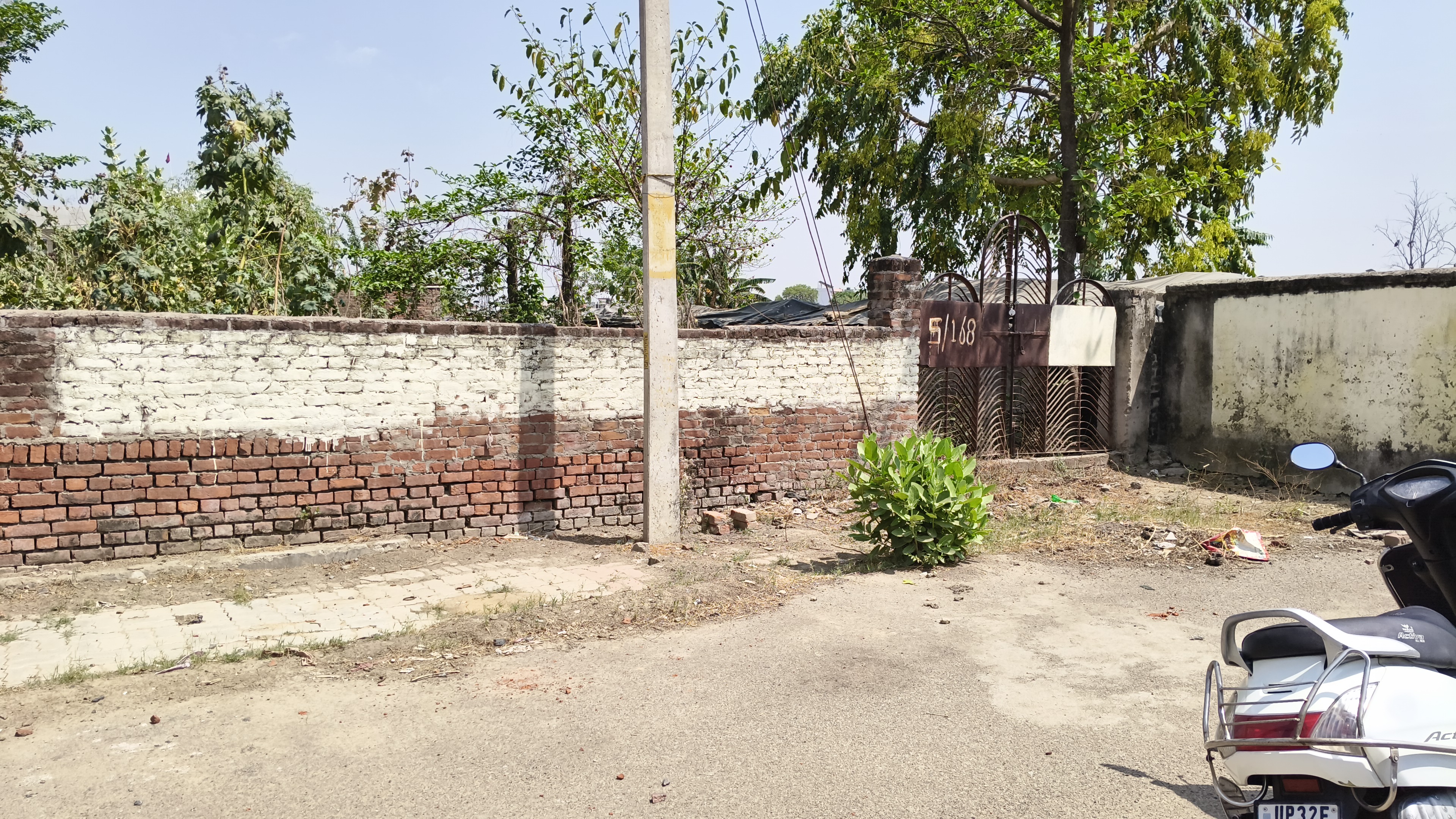 Plot For Sale in Vineet Khand 