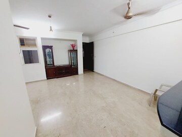 Master Bedroom in 2 BHK Apartment at Hiranandani Meadows, Manpada – for Rent