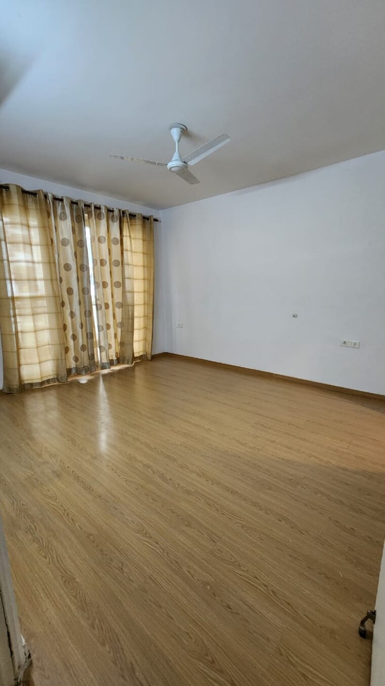 Master Bedroom, emaar-the-palm-drive-palm-studios 3 Bedroom 1950 Sq.Ft. Apartment In Sector 66 Gurgaon 8473729