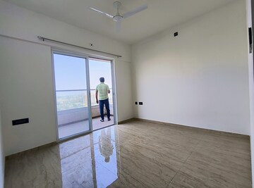 Room in 2.5 BHK Apartment at VTP Cygnus, Kharadi – for Rent