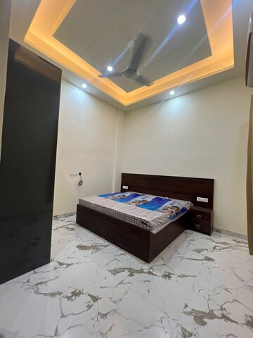 Bedroom in 1 BHK Builder Floor at DLF City Phase IV, Dlf Phase iv – for Rent