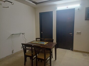 Building Lobby in 3 BHK Builder Floor at Sector 40 – for Rent